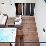 Sting Old Town Апартаменты