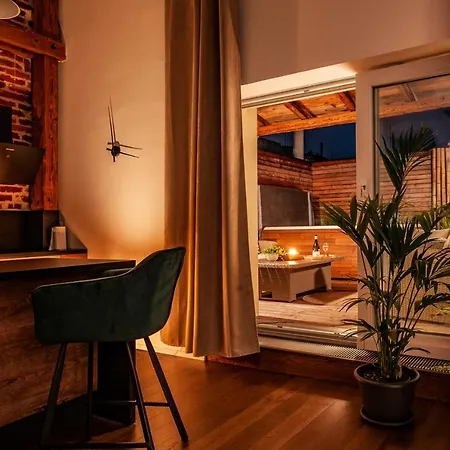 Sting Old Town Apartment *