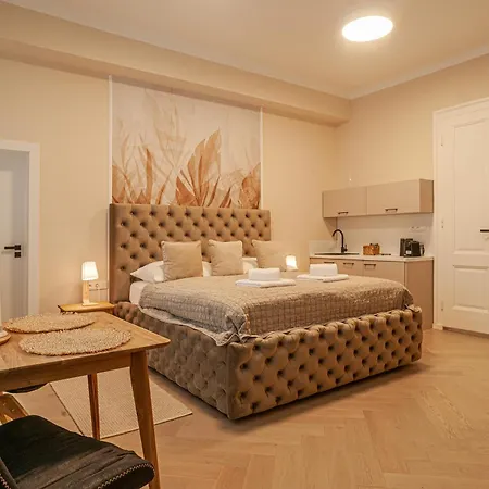 Sting Old Town Apartment *
